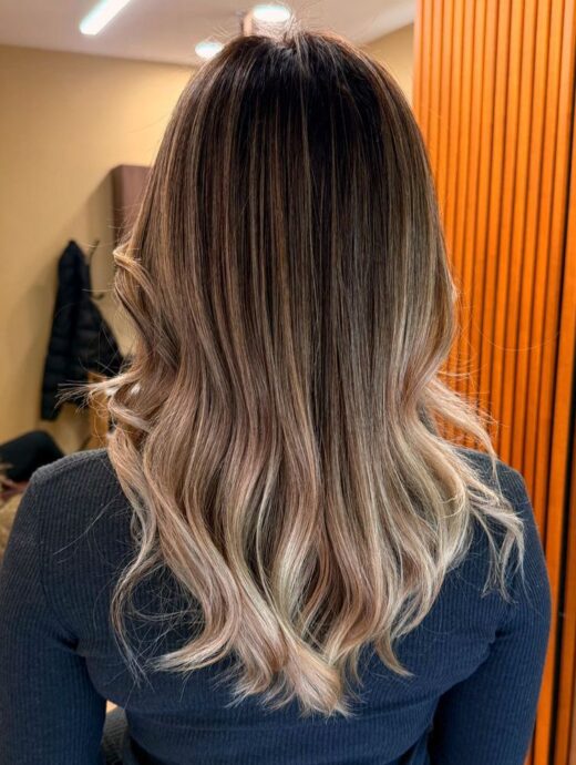 Highlights flokësh në Tiranë – Serhat Terzi Hair Art | Ngjyrosje moderne për femra